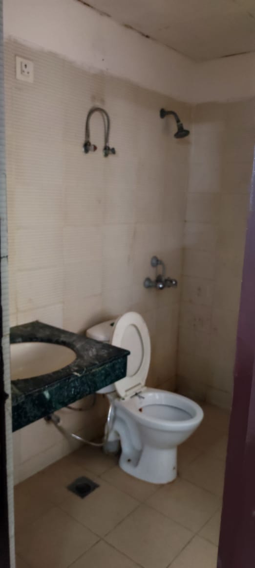 3 BHK + Pooja Room,Study Room,Extra Room Builder Floor For Sale in BPTP Park 81