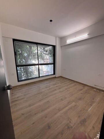 Room in 2 BHK Apartment at Kakad West End, Andheri West – for Rent
