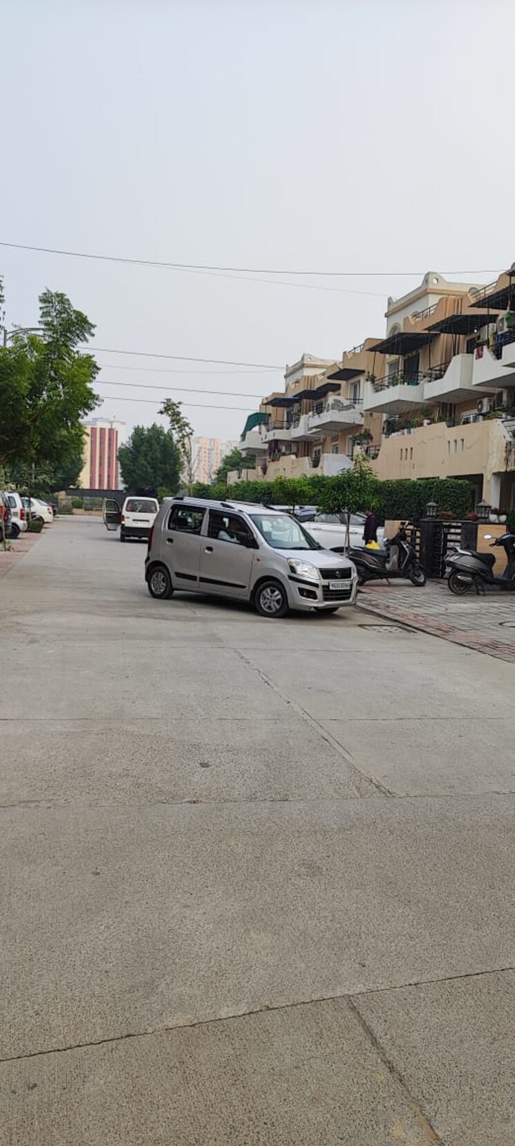  Parking, bptp-park-81 3 Bedroom 275 Sq.Ft. Builder Floor In Sector 81 Faridabad 8224647