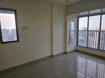 Room in 4 BHK Apartment at Chaitanya Tower, Prabhadevi – for Rent