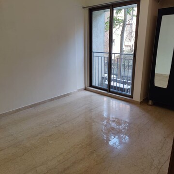 Room in 2 BHK Apartment at Broklyn Hill, Andheri West – for Rent