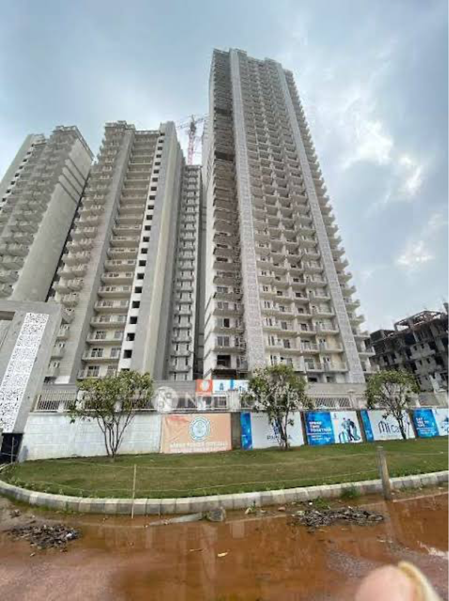 3 BHK Apartment For Sale in Pareena New Project