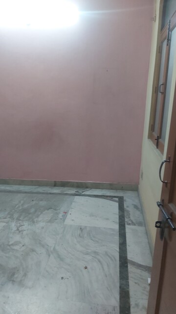 Room in 1.5 BHK Builder Floor at Mayur Vihar – for Rent