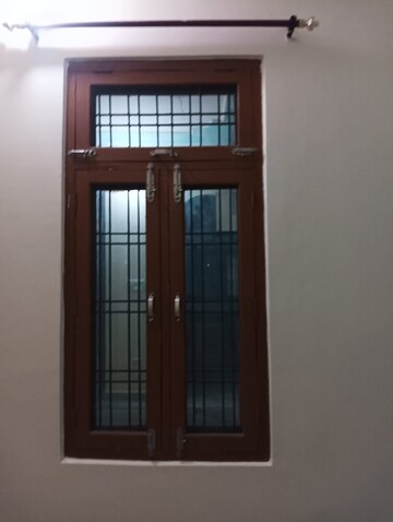Room in 2 BHK Independent House at Jankipuram – for Rent