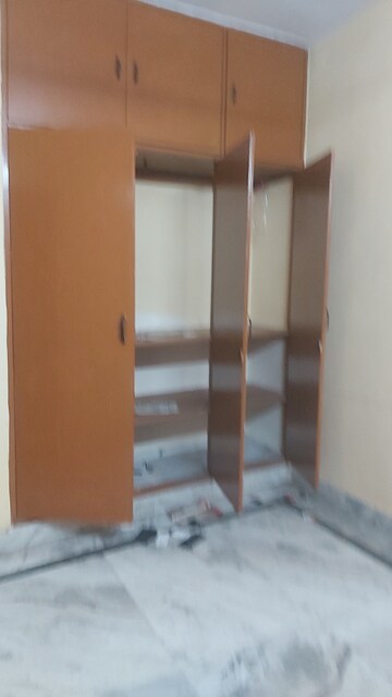 Furnished Amenities in 1.5 BHK Builder Floor at Mayur Vihar – for Rent