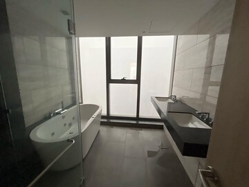 Team Area in 5 BHK Apartment at Rustomjee Crown, Prabhadevi – for Rent