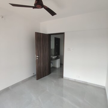 Room in 2 BHK Apartment at Oxy Beaumonde, Viman Nagar – for Rent