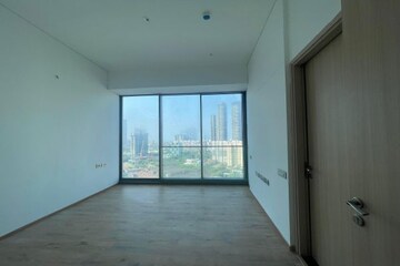 Room in 4 BHK Apartment at Rustomjee Crown, Prabhadevi – for Rent