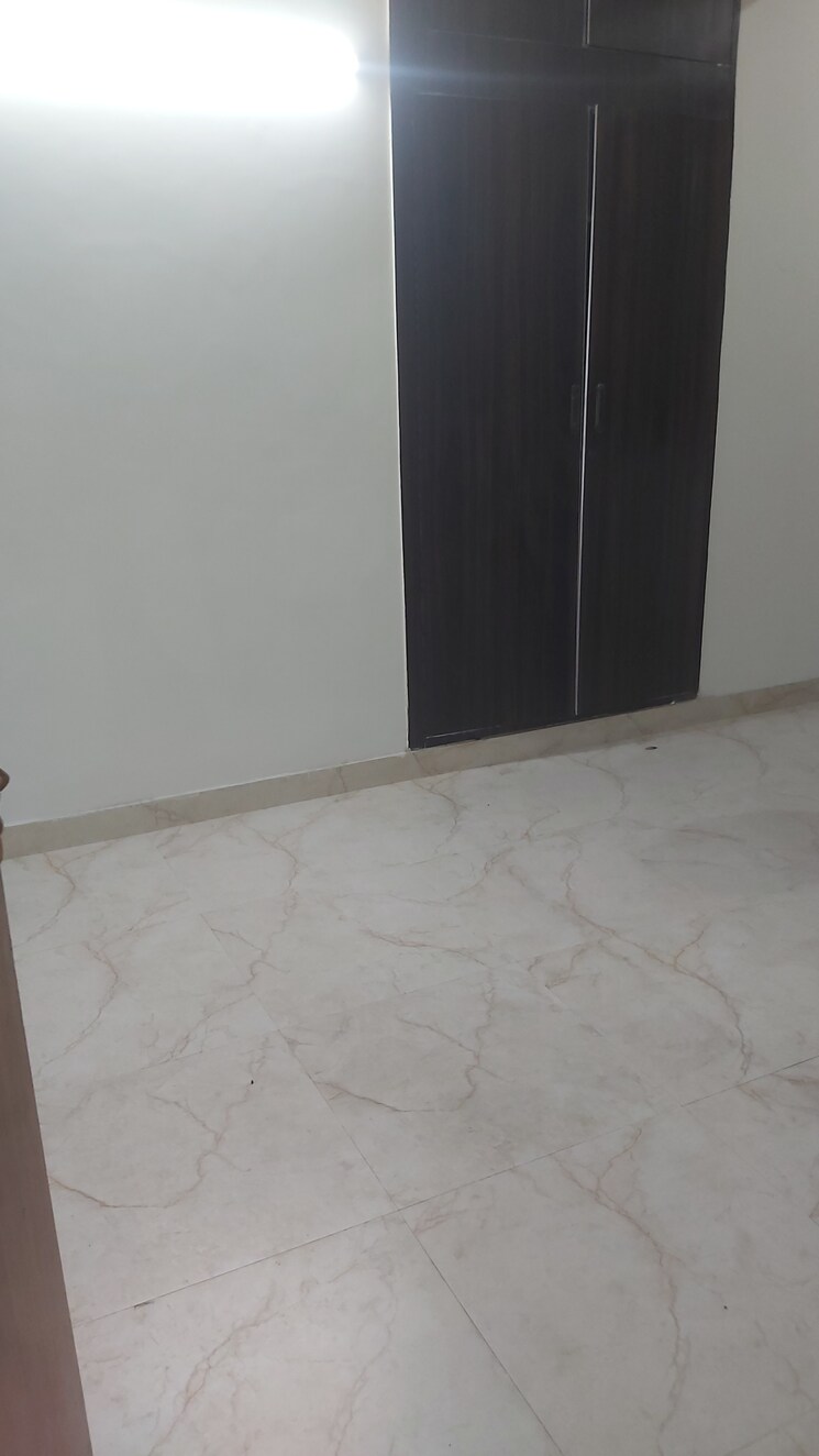Room, mayur vihar 2.5 Bedroom 1050 Sq.Ft. Apartment In Mayur Vihar Delhi 8224882