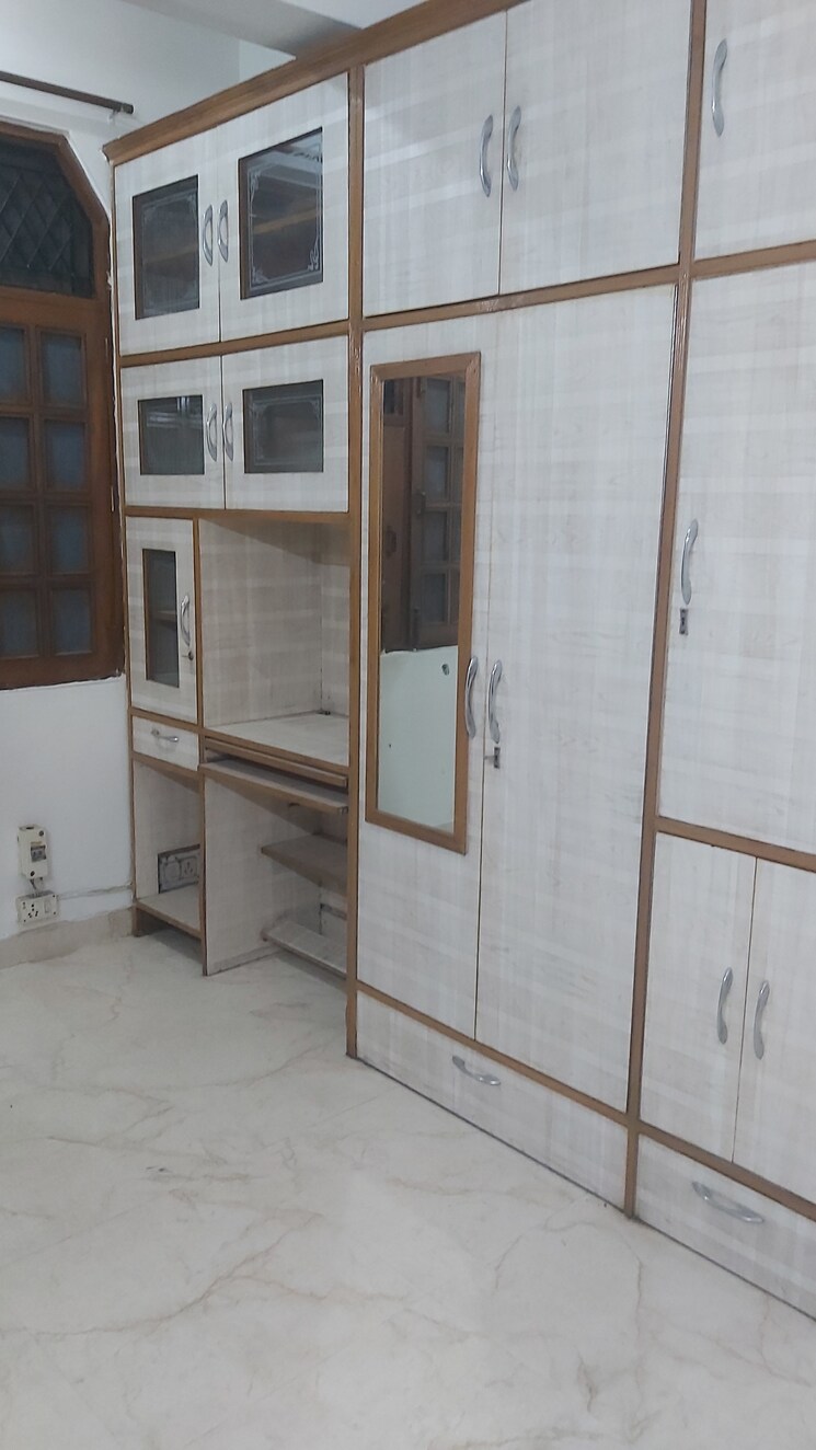 Room, mayur vihar 2.5 Bedroom 1050 Sq.Ft. Apartment In Mayur Vihar Delhi 8224882