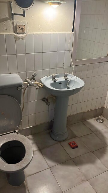 Bathroom in 3.5 BHK Apartment at Mansa Devi – for Rent