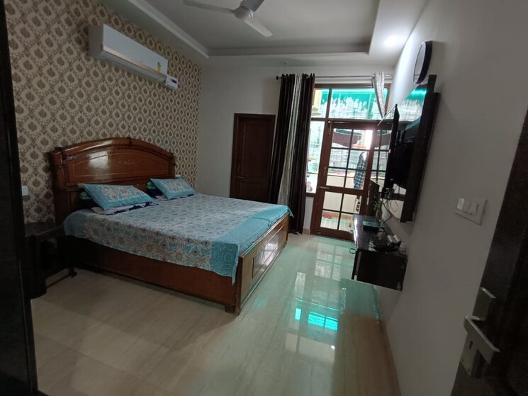 Bedroom, peer mucchalla 3 Bedroom 1450 Sq.Ft. Builder Floor In Peer Mucchalla Zirakpur 8224900