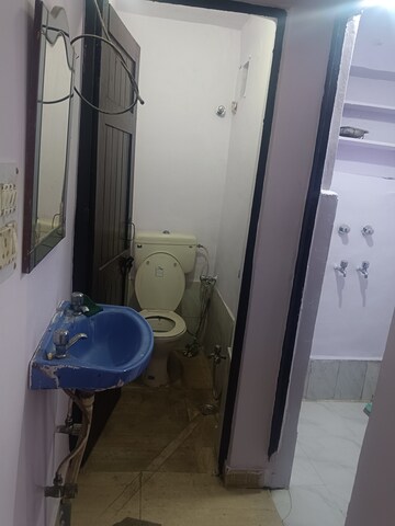 Bathroom in 1.5 BHK Apartment at Dilshad Garden – for Rent