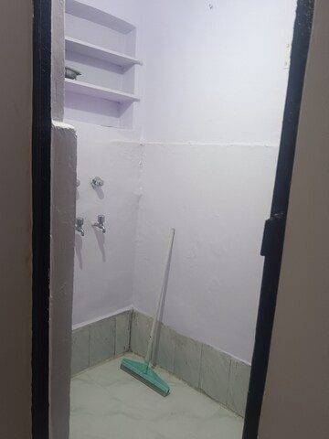 Bathroom in 1.5 BHK Apartment at Dilshad Garden – for Rent