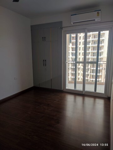 Room in 3 BHK Apartment at ATS Nobility, Sector 4, Greater Noida – for Rent