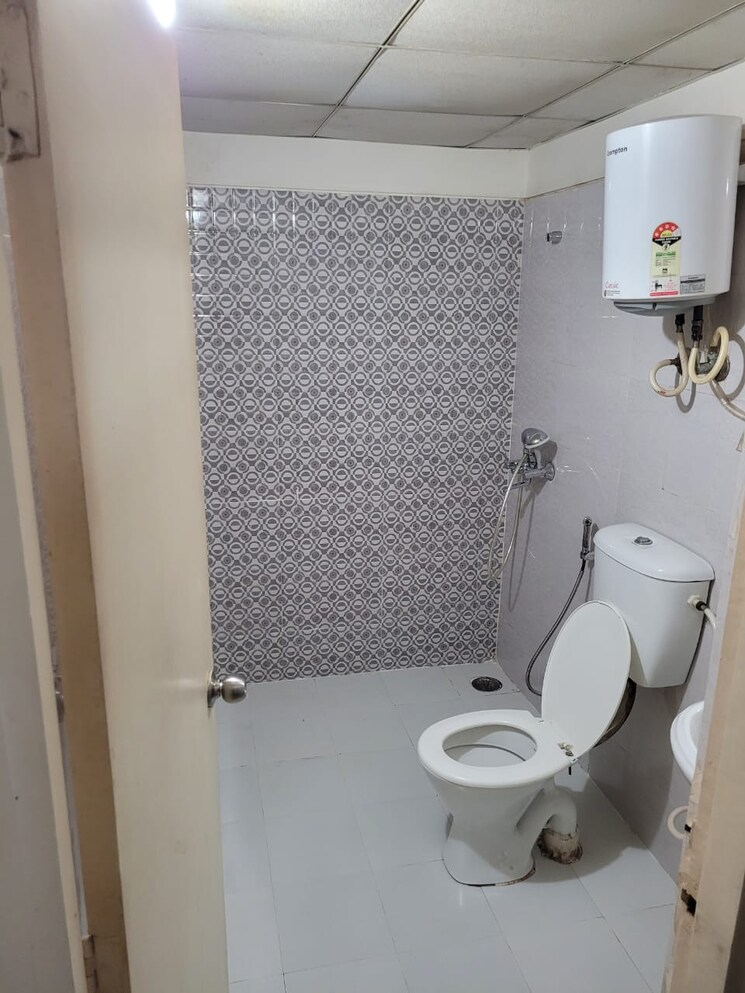 Bathroom, gaur-city-7th-avenue 2 Bedroom 534 Sq.Ft. Apartment In Sector 4, Greater Noida Greater Noida 8224966