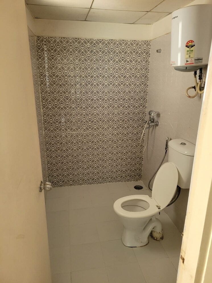 Bathroom, gaur-city-7th-avenue 2 Bedroom 534 Sq.Ft. Apartment In Sector 4, Greater Noida Greater Noida 8224966