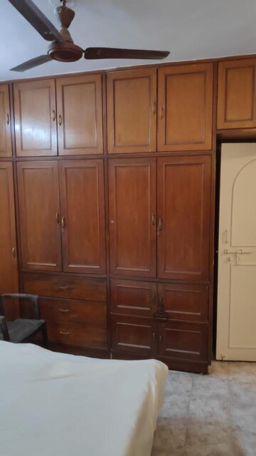 Furnished Amenities in 1 BHK Apartment at Andheri West – for Rent