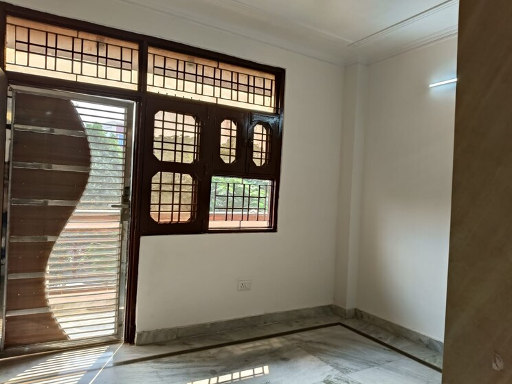 Room, smart-lane 3 Bedroom 1400 Sq.Ft. Builder Floor In Niti Khand Ghaziabad 8225051