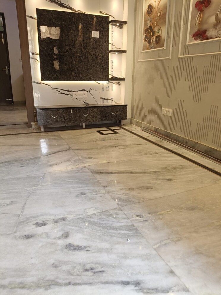  Parking, smart-lane 3 Bedroom 1400 Sq.Ft. Builder Floor In Niti Khand Ghaziabad 8225051