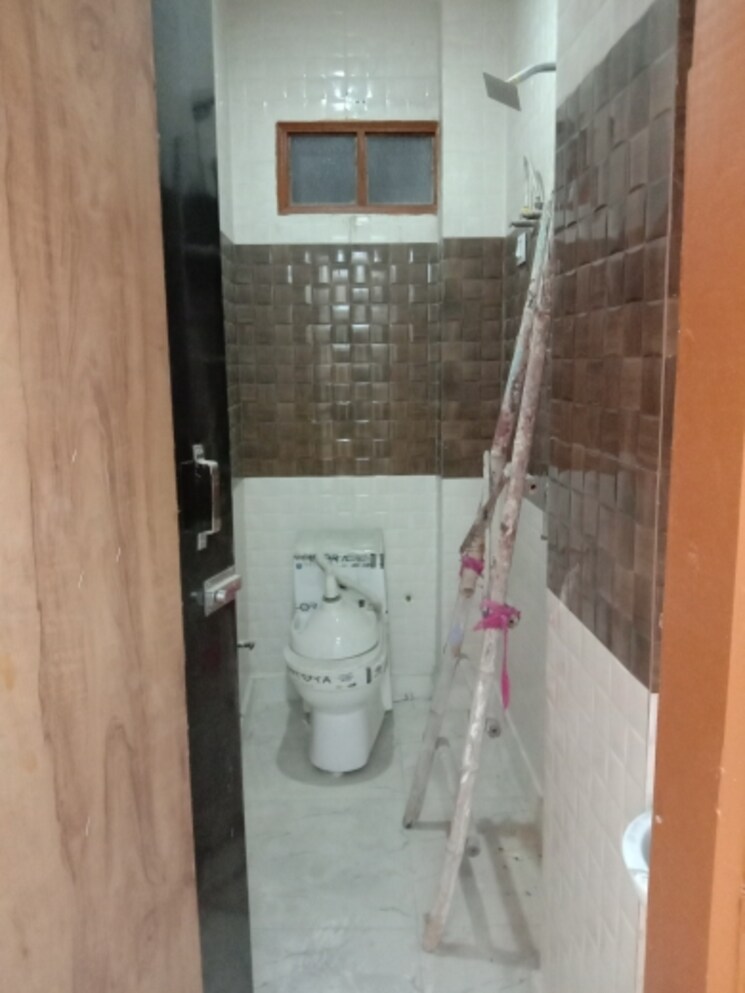 Bathroom, dwarka mor 2 Bedroom 495 Sq.Ft. Builder Floor In Dwarka Mor Delhi 8225142