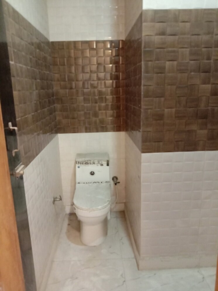 Bathroom, dwarka mor 2 Bedroom 495 Sq.Ft. Builder Floor In Dwarka Mor Delhi 8225142