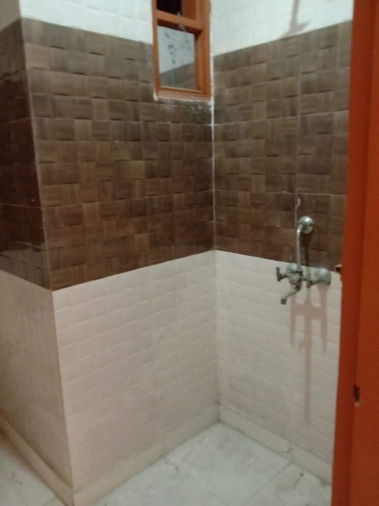 Bathroom, dwarka mor 2 Bedroom 495 Sq.Ft. Builder Floor In Dwarka Mor Delhi 8225142
