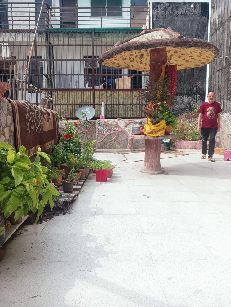  Parking, bharti-apartments 6+ Bedroom 115 Sq.Mt. Independent House In Shakti Khand iv Ghaziabad 8225131