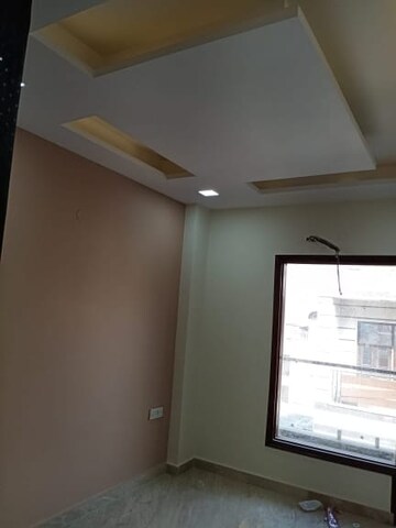 Room in 2.5 BHK Builder Floor at Paschim Vihar – for Sale