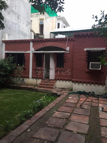  Plot For Sale in Sector 44