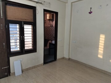 Room in 3 BHK Builder Floor at AEZ Aloha, Sector 57 – for Rent