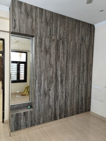 Room in 3 BHK Builder Floor at AEZ Aloha, Sector 57 – for Rent