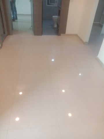 Room in 2 BHK Apartment at Mahagun Mywoods, Sector 16c Greater Noida – for Rent