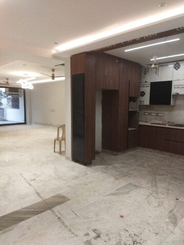 Parking in 4 BHK Builder Floor at Greater Kailash – for Rent