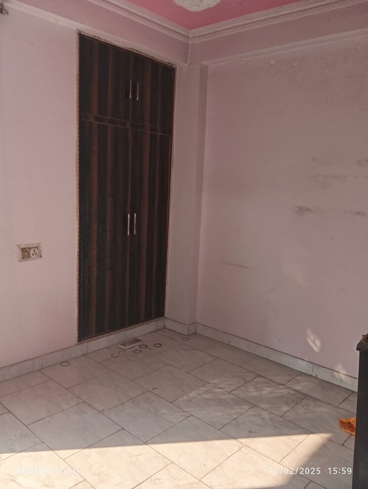 Room, shalimar garden 3.5 Bedroom 1300 Sq.Ft. Builder Floor In Shalimar Garden Ghaziabad 8225285