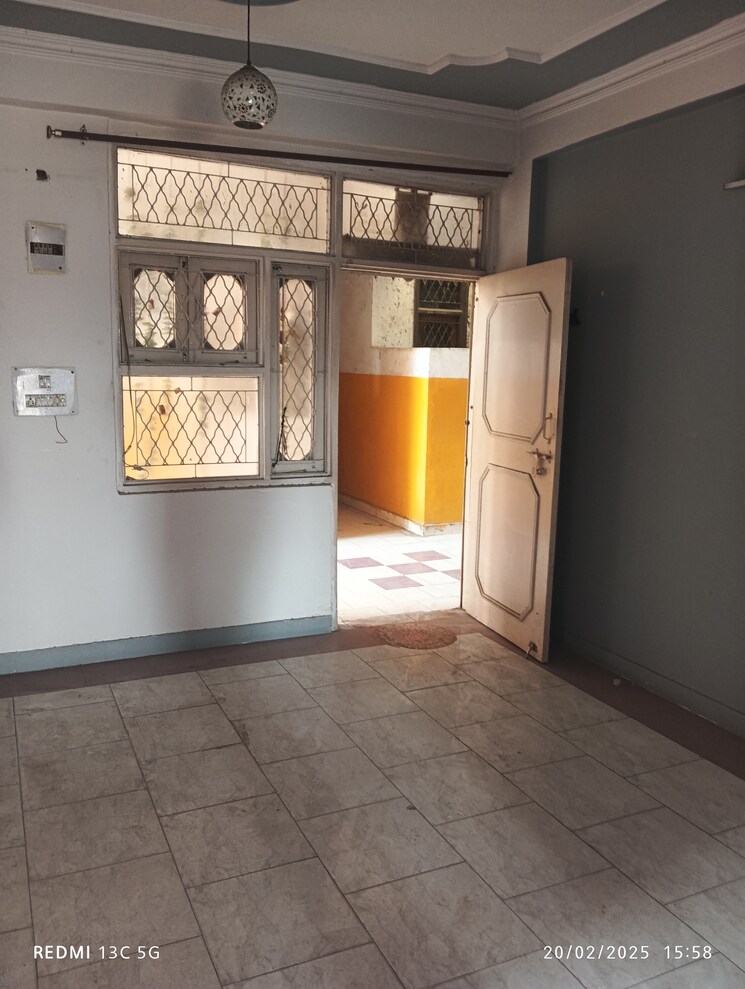 Room, shalimar garden 2.5 Bedroom 900 Sq.Ft. Builder Floor In Shalimar Garden Ghaziabad 8225303