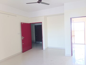Room in 3 BHK Builder Floor at Beharbari Chariali – for Rent