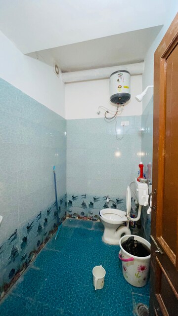 Bathroom in 2.5 BHK Builder Floor at Sector 54 – for Rent