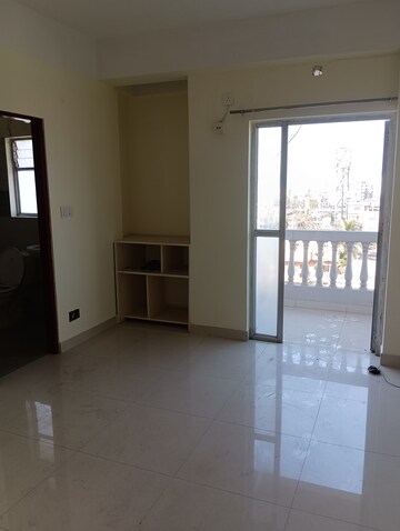 Room in 3 BHK Builder Floor at Beharbari Chariali – for Rent