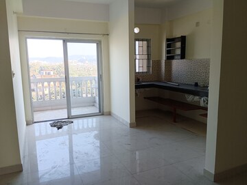 Room in 3 BHK Builder Floor at Beharbari Chariali – for Rent