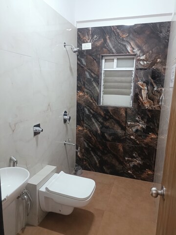Bathroom in 2 BHK Apartment at Samrin Heritage, Panch Pakhadi – for Sale