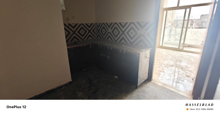 Room, sector 73 2 Bedroom 1000 Sq.Ft. Builder Floor In Sector 73 Noida 8225399