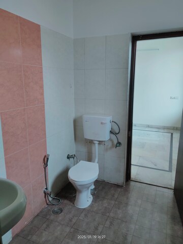 Master Bedroom in 1 RK Independent House at Sector 7 – for Rent