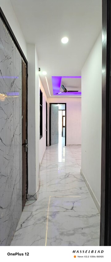 Building Lobby in 2 BHK Builder Floor at Vaishnav Apartments, Sector 73 – for Sale