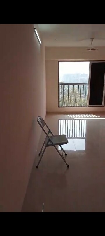 Room in 1 BHK Apartment at Phoenix Marketcity, Kurla West – for Rent