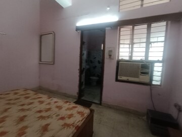 Room in 2 BHK Apartment at Exhibition Road – for Rent