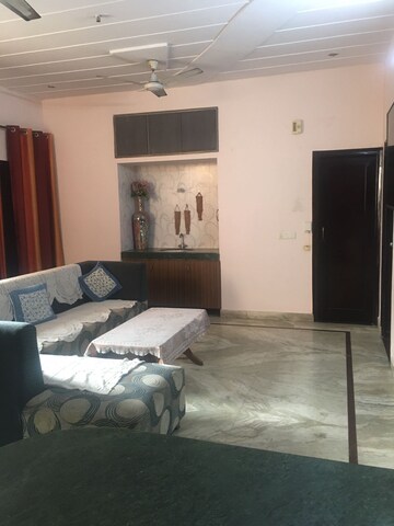 Bedroom in 3 BHK Builder Floor at SS Mayfield Gardens, Sector 51 – for Rent