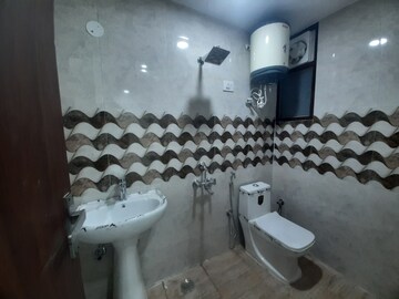 Master Bedroom in 2 BHK Builder Floor at Palm Residency Chhatarpur, Chattarpur – for Rent