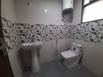 Bathroom in 2 BHK Builder Floor at Palm Residency Chhatarpur, Chattarpur – for Rent