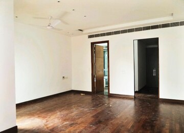 Room in 5 BHK Builder Floor at Greater Kailash I – for Rent